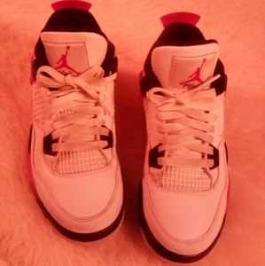Air Jordan 4 Retro Red Cement White/Fire Red Black Sneakers Size 4.5 Y.